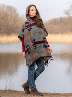 Пончо шерстяное с орнаментом