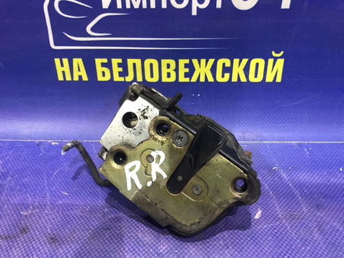 Замок двери задней правой TOYOTA SPRINTER 1996