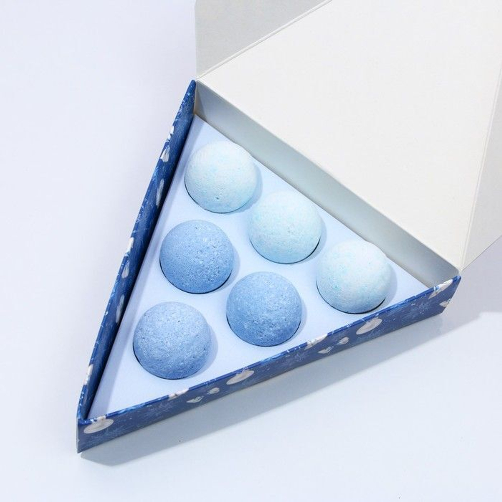 Набор из 6 бомбочек для ванны «Уютной зимы» с ароматом морозной свежести (Цвет: не задано)