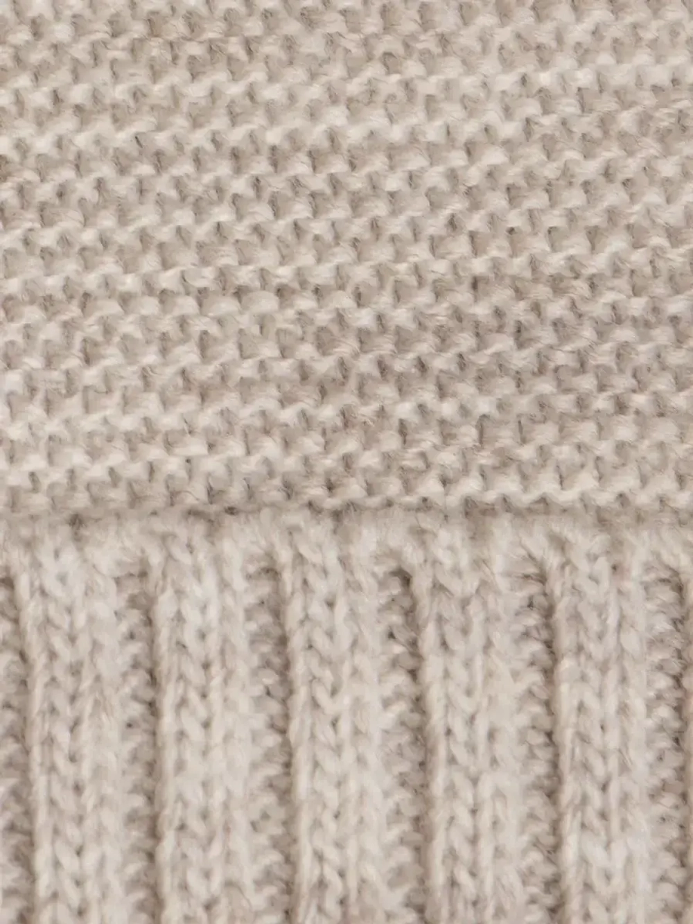 Шапка и снуд вязаная демисезонная для детей