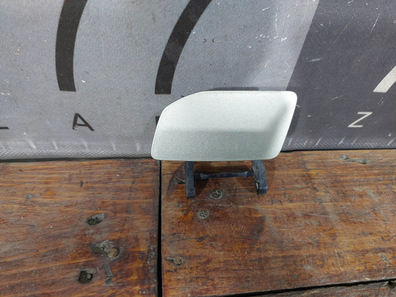 Крышка омывателя левая Range Rover Evoque 1 11-18 Б/У Оригинал BJ3213W024C