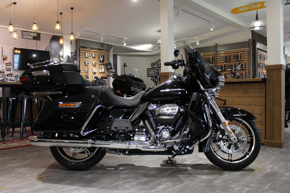 Ultra Limited, Harley-Davidson 2020 BLACK