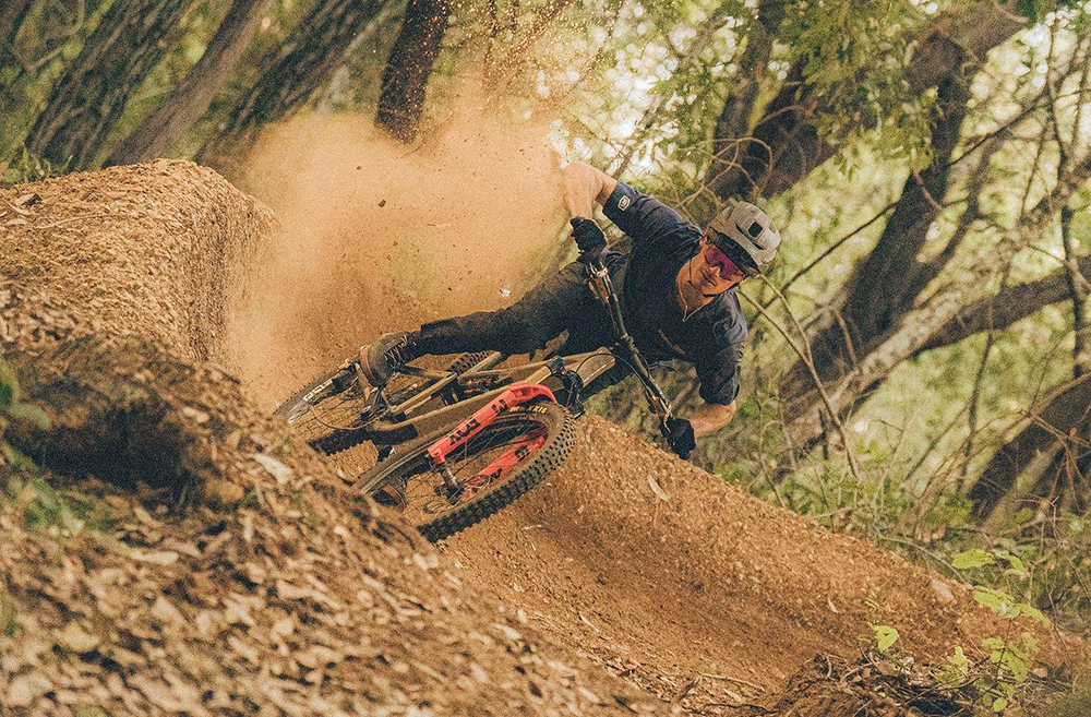 Спортивные очки с диоптриями 100% SLENDALE - Gloss Black - Photochromic Purple Mirror