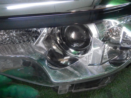 Фара левая Toyota Fortuner II (2015-2020) галоген