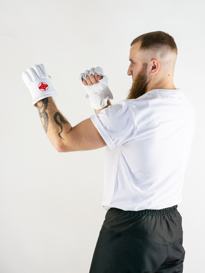 C642 Перчатки снарядные (Шингарты) Clinch Bag Gloves Cut Finger Kyokushinkai белые