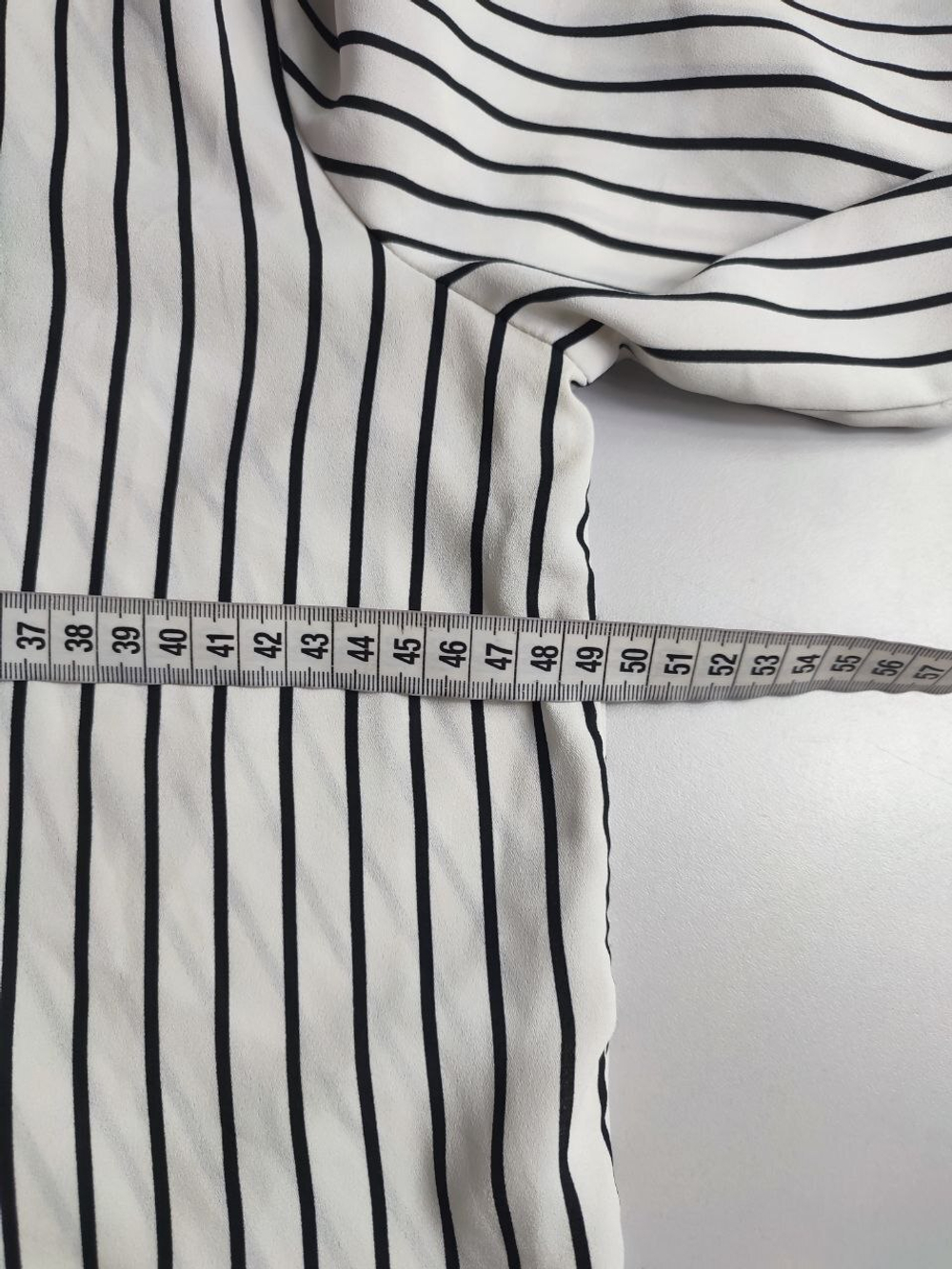 Блузка MONKI с интересной спиной 44 размер