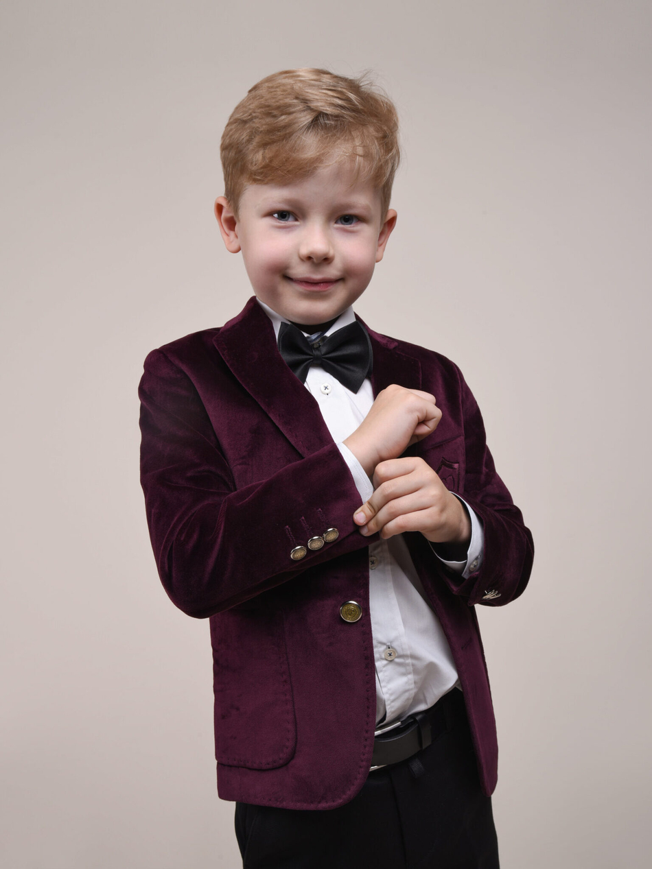 Пиджак для мальчика из бархата