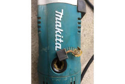 Угловая шлифмашина Makita GA 9020