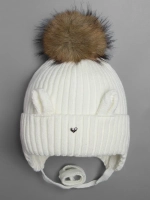 Шапка зимняя с помпоном и ушками для девочки