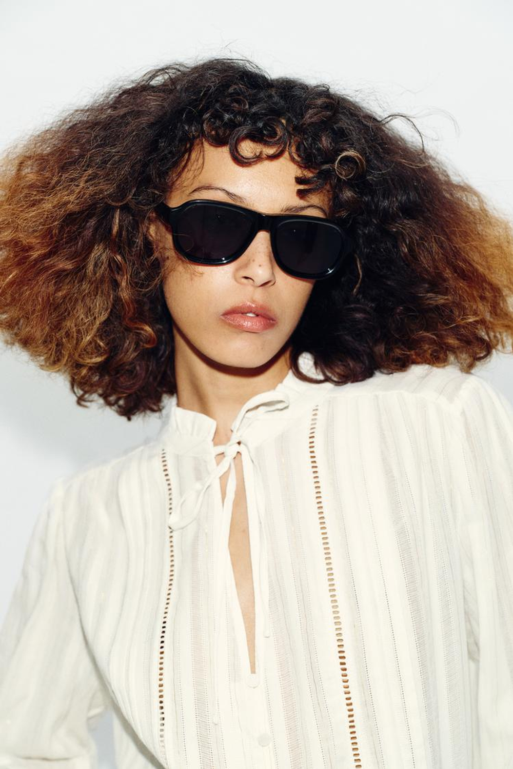 ZARA БЛУЗА В РОМАНТИЧЕСКОМ СТИЛЕ С КРУЖЕВОМ, ЭКРЮ