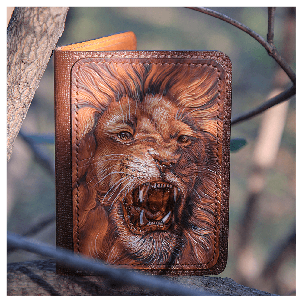 Кожаная обложка на паспорт «Лев»