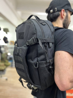 Универсальный тактический рюкзак 30-35л / чёрный