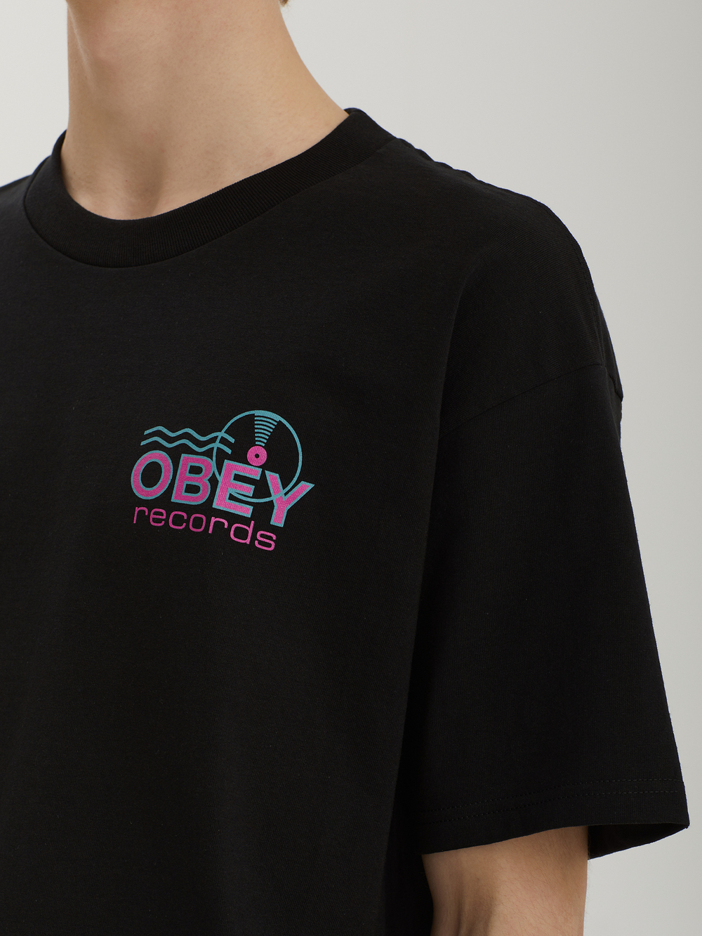 Мужская Футболка Obey Records Sound Waves