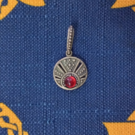 Лунница. "Лунничка с камнем"