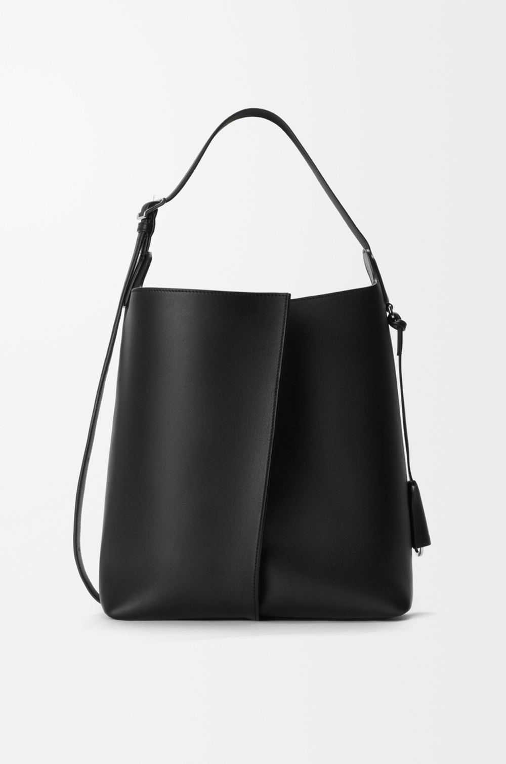 Loewe Большая сумка-тоут Bilbao из гладкой телячьей кожи, черный