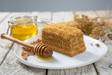 🍯 Торт «Медовик» 100гр