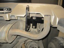 Фаркоп Бизон на Suzuki Grand Vitara FA 0852-E(N) (3 двери, с 2005 по 2014 г.в.(c накладкой из нержавеющей стали)) (паспорт и сертификат в комплекте)(без электрики)