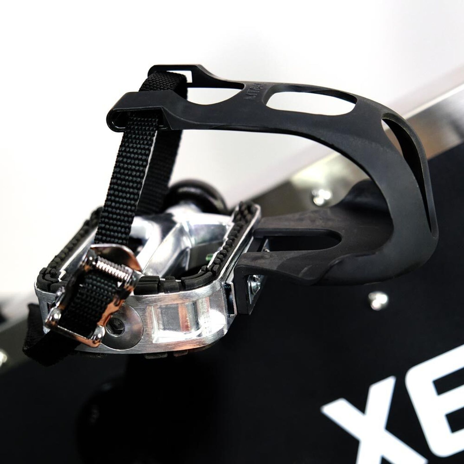Велотренажер Xebex AMSB-03-BA фото №22