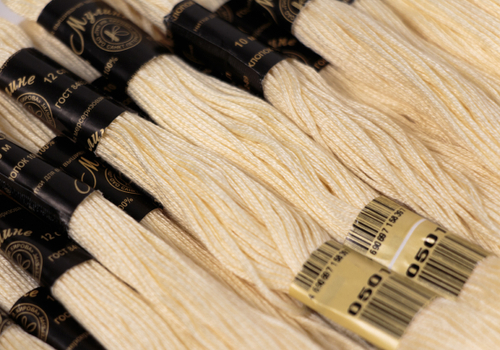 Нитки мулине ПНК им. Кирова, цвет 0501, 8 м