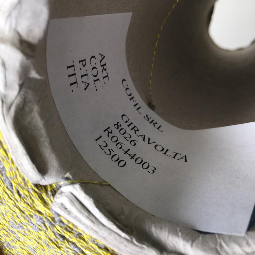 GIRAVOLTA - Cofil S.R.L.; 42% хлопок, 58% п/а; 1250м/100гр; col. 8026, горчично-золотая нить с серыми "шишечками" есть мал. бобинка 160гр. S907