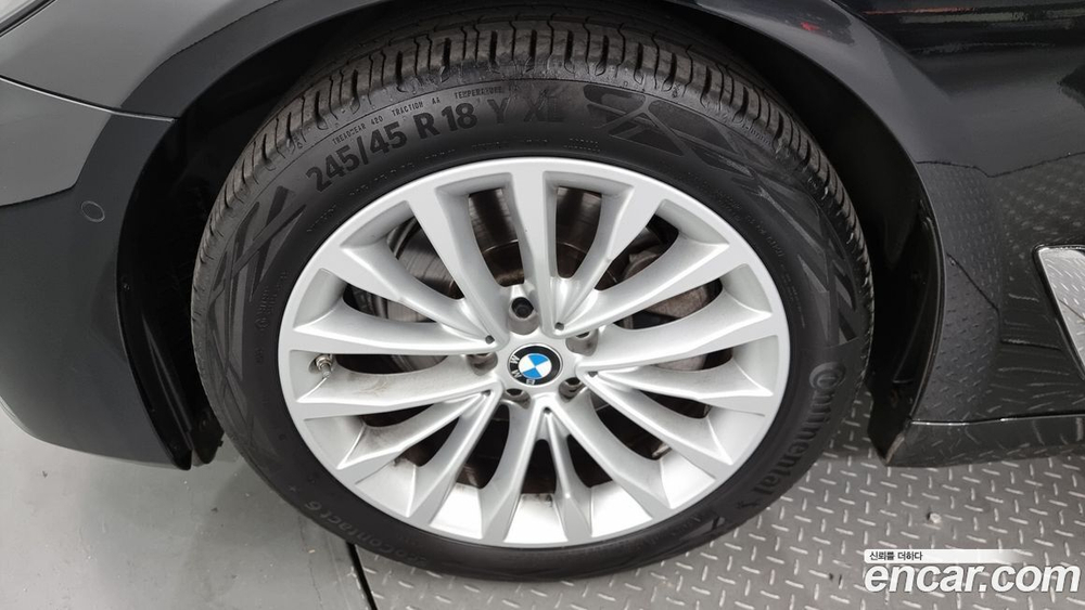 BMW 5 Series (G30) 520i Luxury (11.2022)
