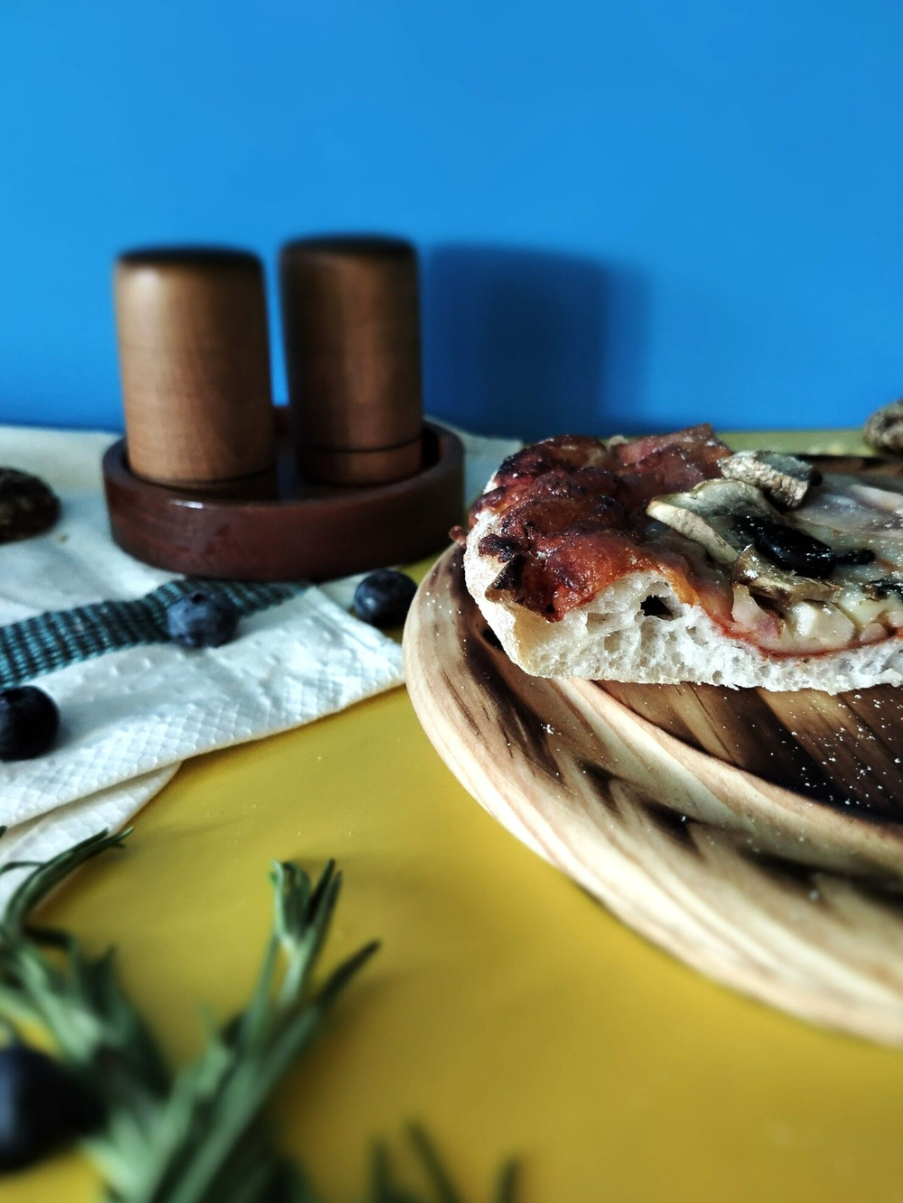 Доска подставка под пиццу деревянная