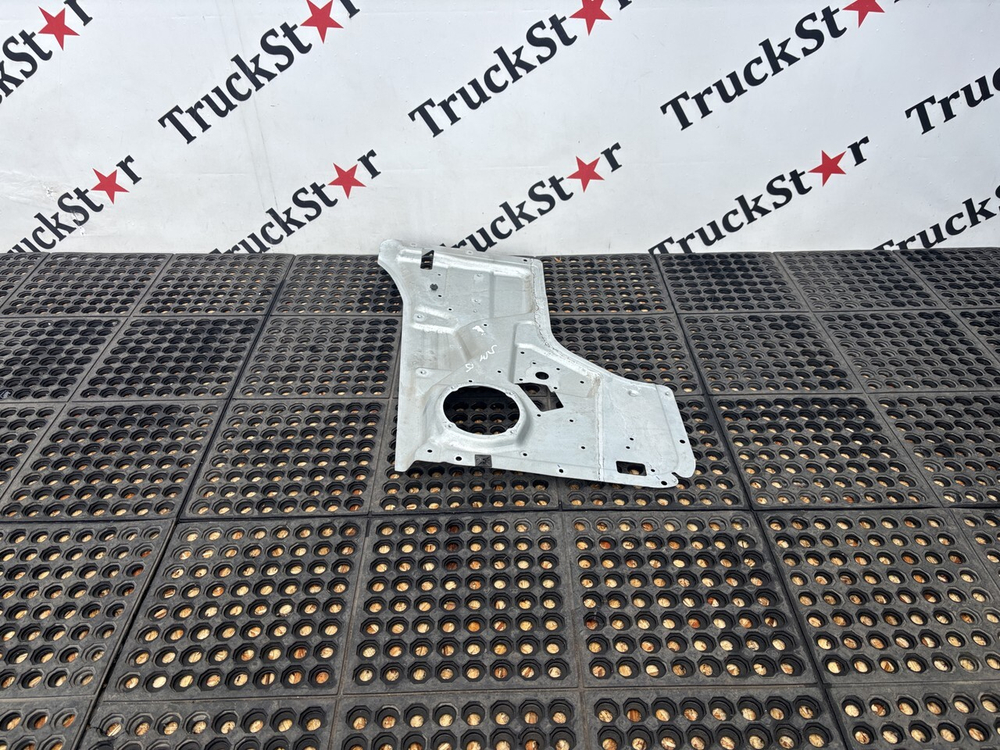 Кронштейн стеклоподъёмника правый 2023г.