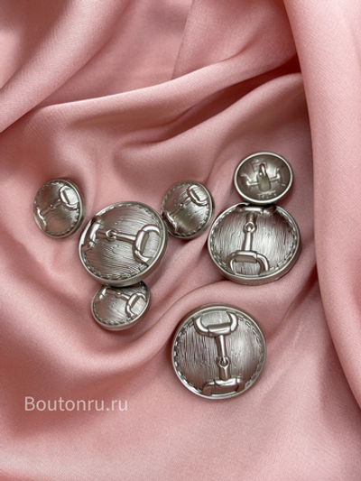 Пуговицы в стиле Гучч. матовое серебро