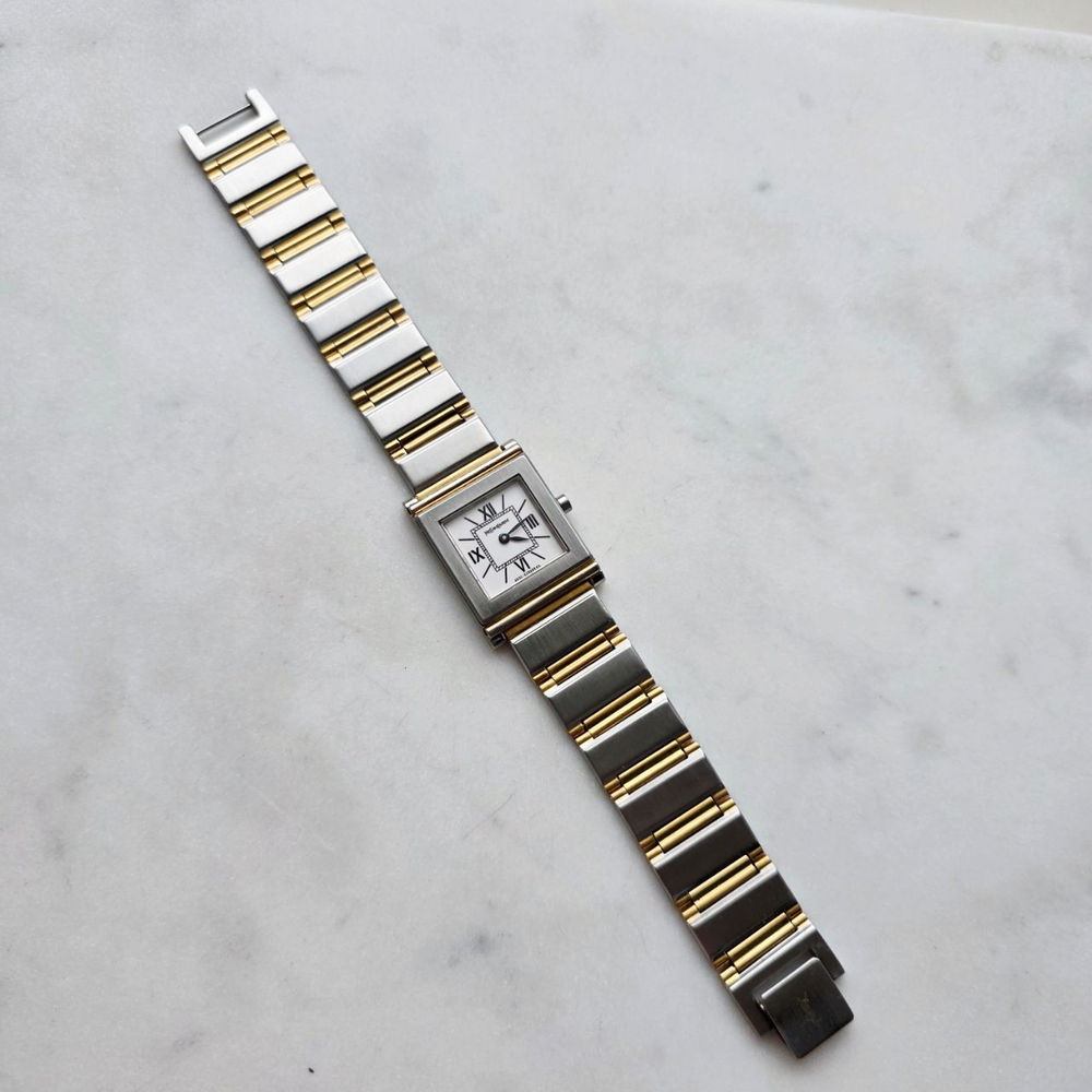 Часы YSL с квадратным циферблатом