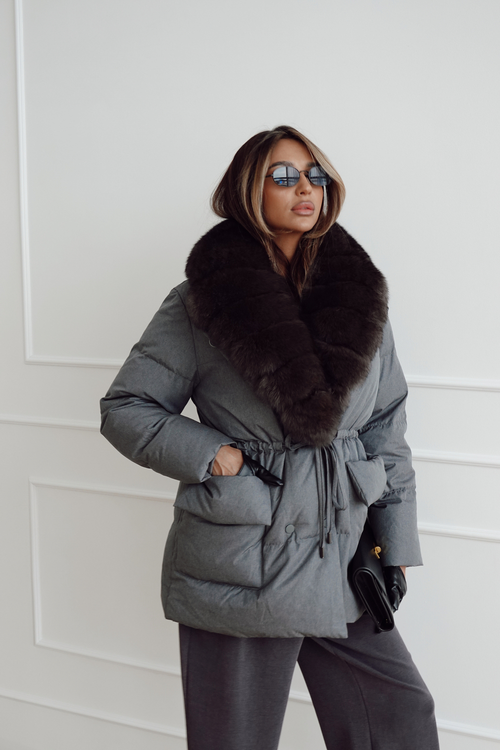 Пуховик на кулиске с английским воротником