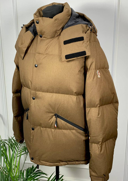 Пуховик Moncler