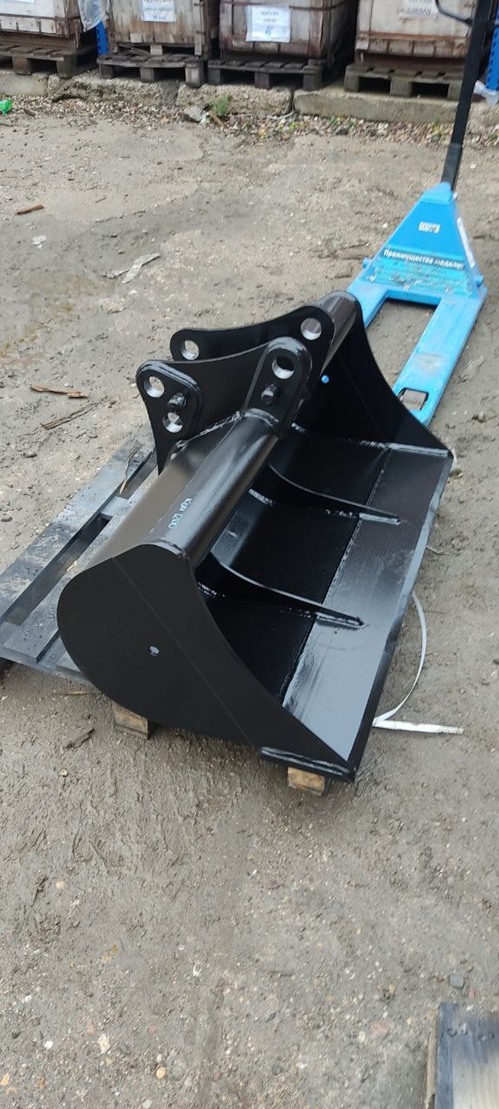 Ковш Komatsu WB93/WB97 планировочный 1200 мм