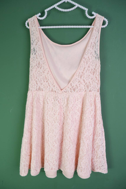 Платье Amisu кружевное, маркировка 38, визуально 44 размер