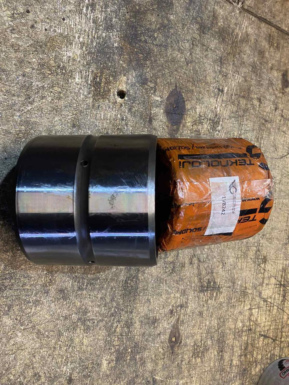 Втулка 1V-8242