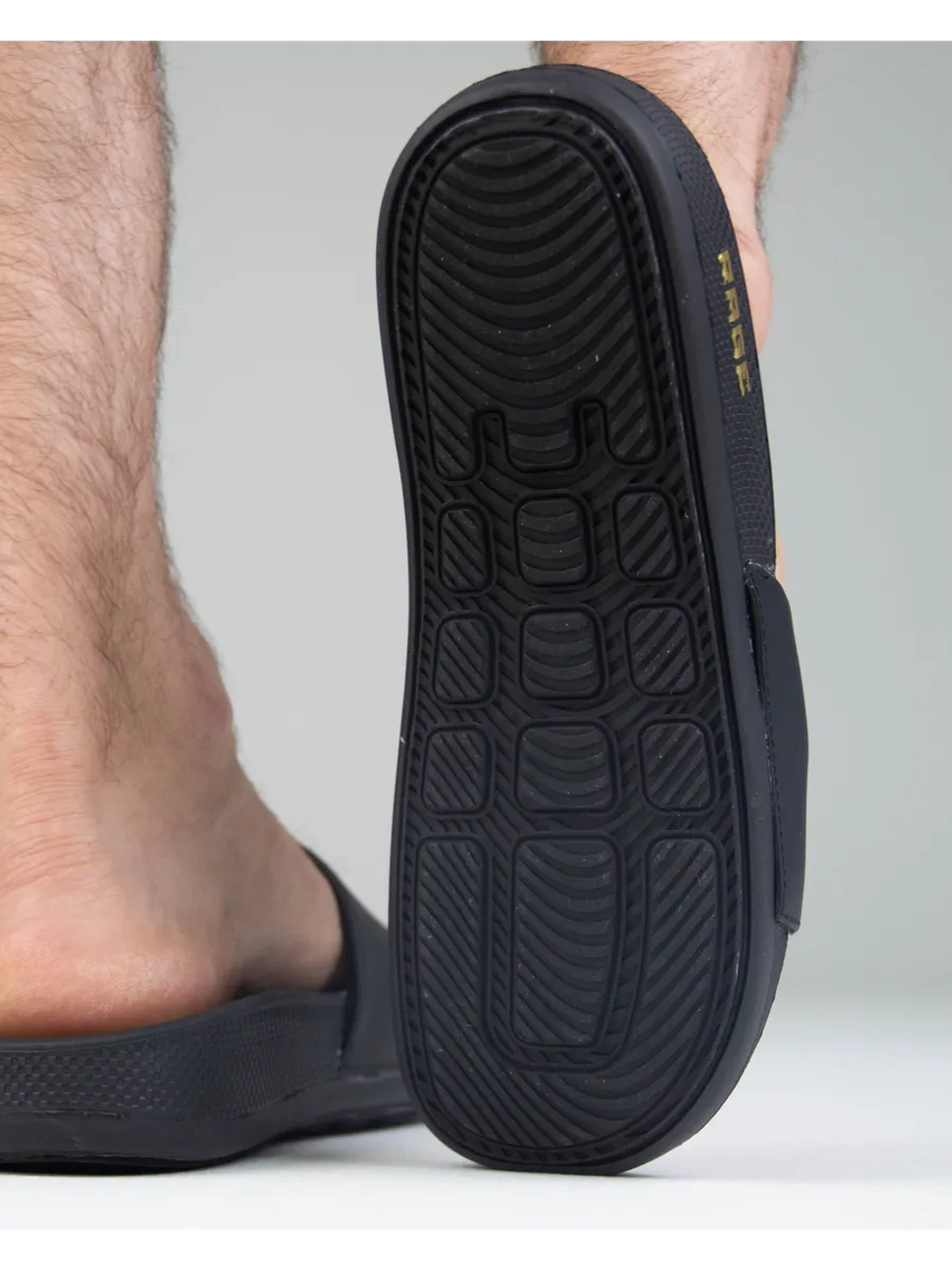 Эргономичные спортивные тапочки