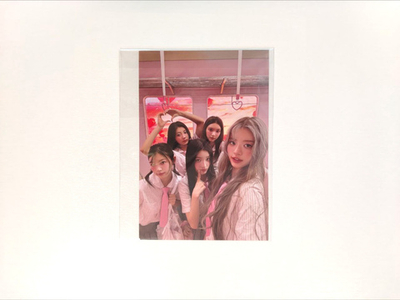 Открытка ILLIT - 2nd Mini Album ILL LIKE YOU (Weverse shop)