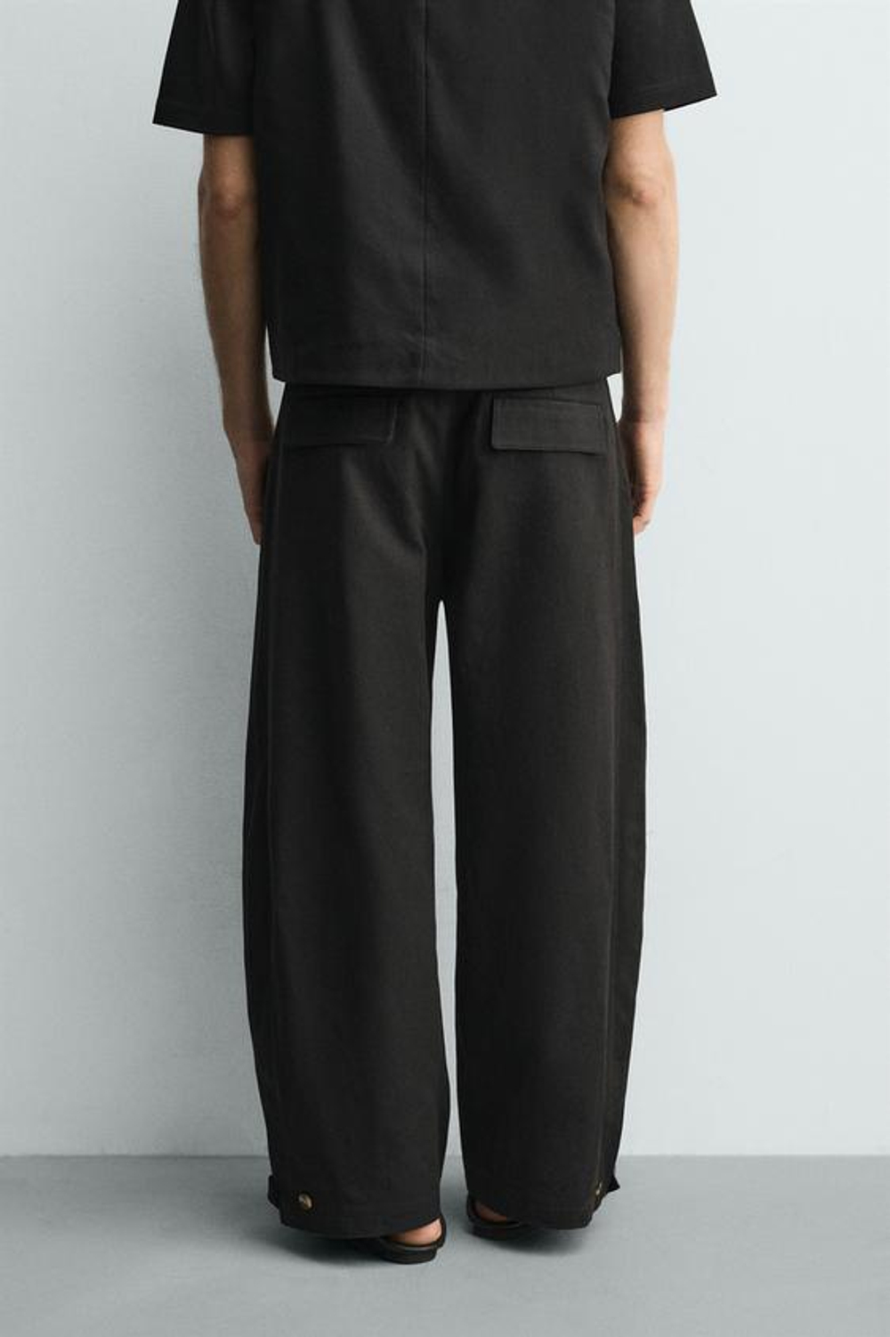 ZARA БРЮКИ RELAXED FIT С РЕГУЛИРУЕМЫМ НИЗОМ, ЧЕРНЫЙ