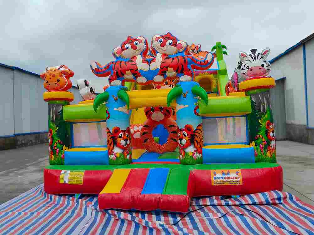 Коммерческий надувной батут «Тигриная страна 4», 10*5*5 м