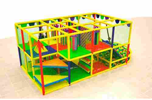 Детский игровой лабиринт «Страна Чудес»