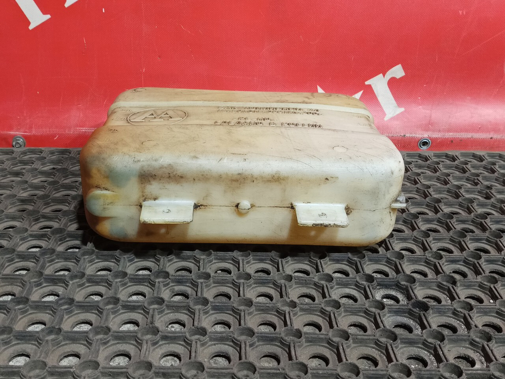 Бачок отопителя 7L