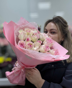 Букет из 15 нежных роз