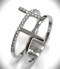 "Эстерелла" - ювелирное кольцо из серебра 925 пробы