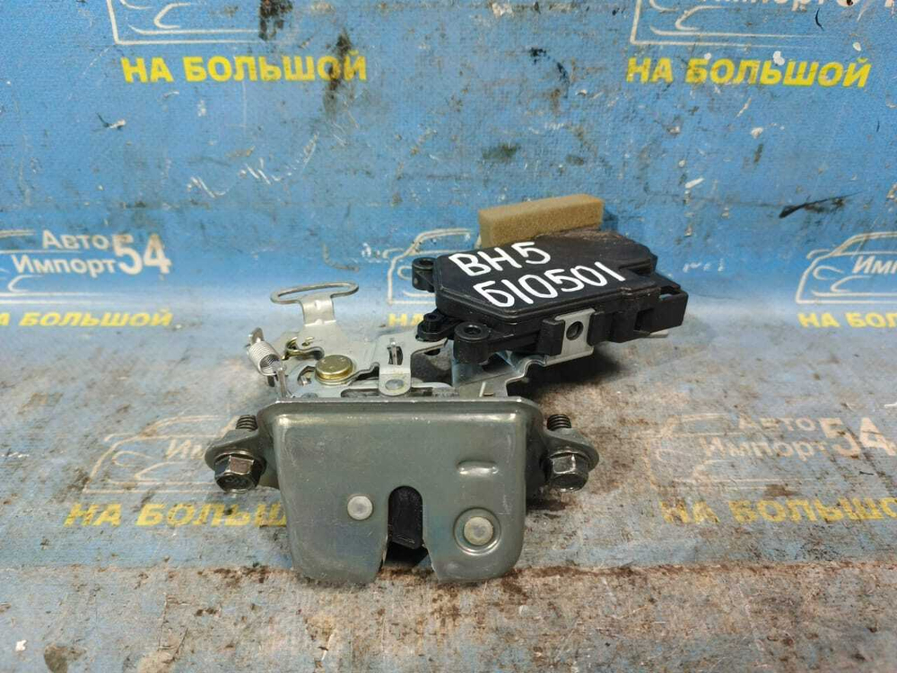 Замок багажника SUBARU LEGACY 1998-2003
