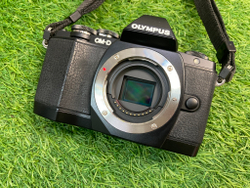 Olympus OM-D E-M10
