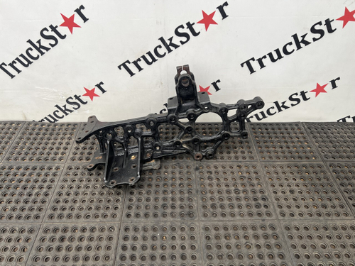 Кронштейн буксировочный правый 2023г