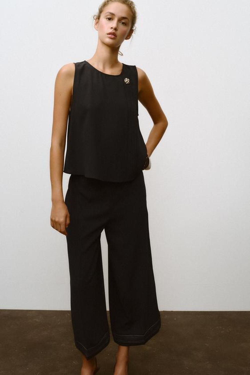 ZARA БРЮКИ-КЮЛОТЫ С ПЛИССИРОВАННЫМ НИЗОМ, ЧЕРНЫЙ