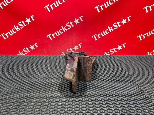 Кронштейн усилителя бампера