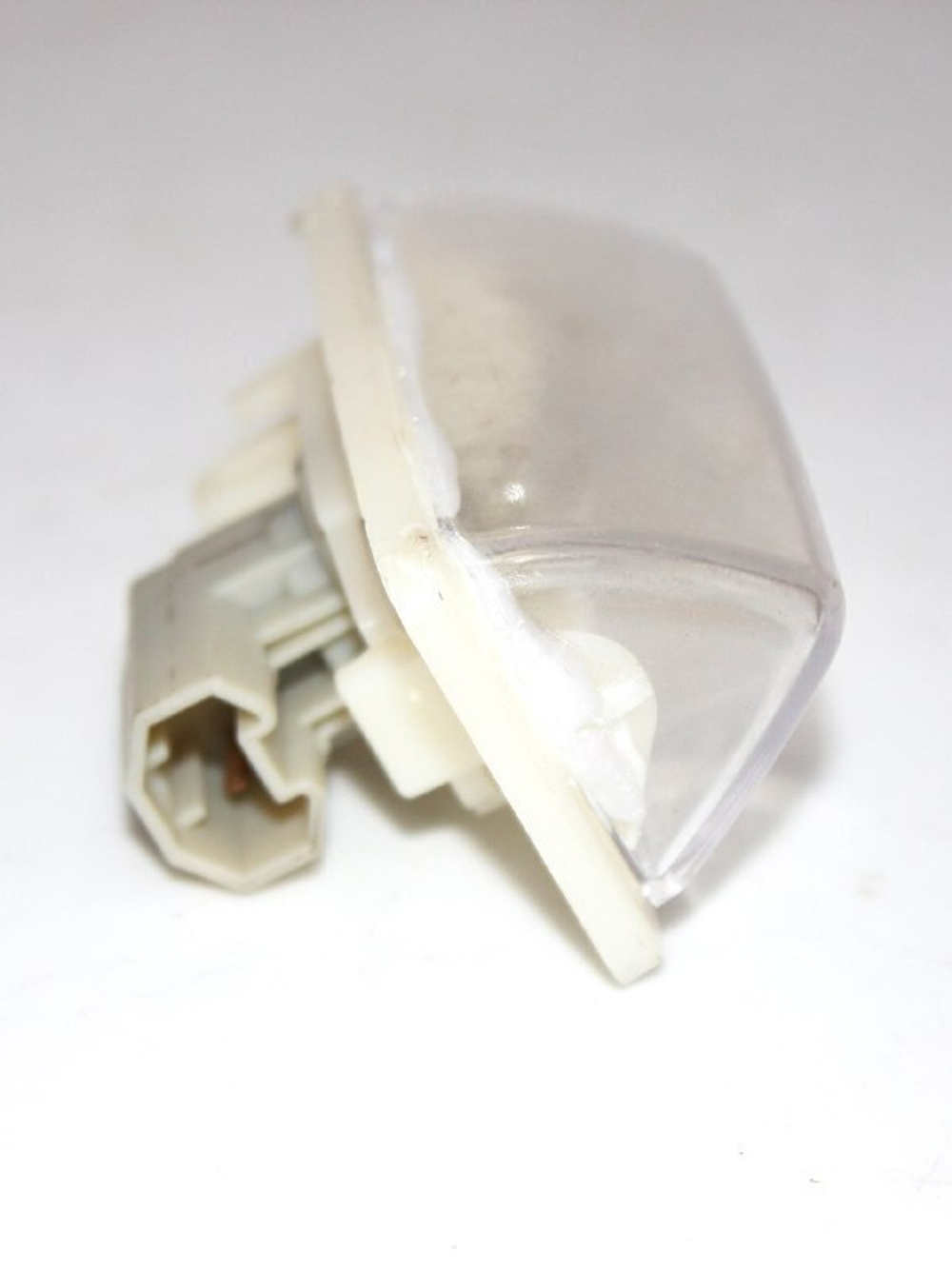 Фонарь подсветки номерного знака правый B4108200 Lifan Solano