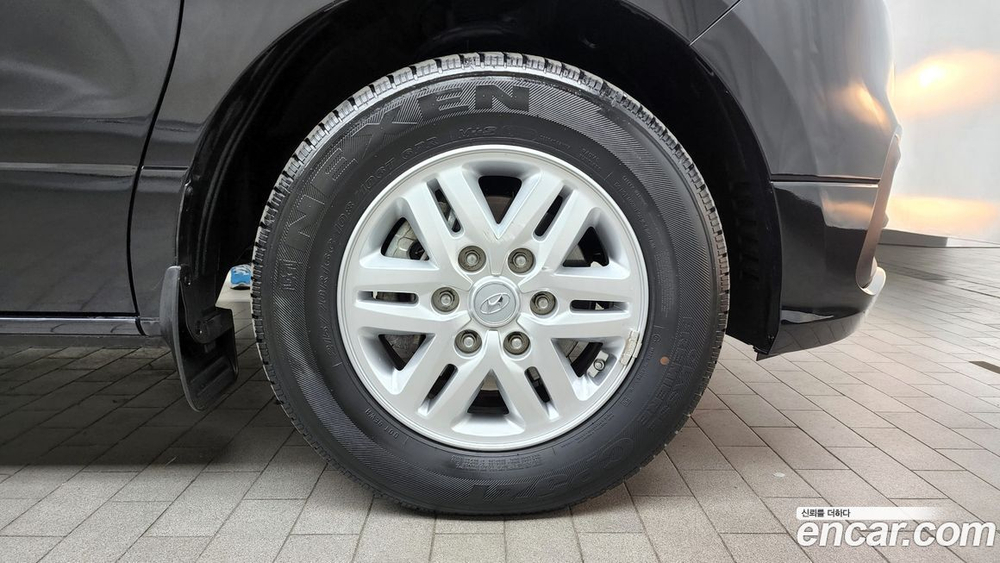 Hyundai The New Grand Starex Van 3-х местный (06.2020)