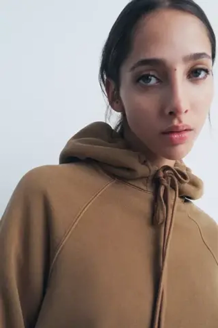 ZARA ХУДИ ИЗ ТКАНИ С ЭФФЕКТОМ ПОТЕРТОСТИ, ТАБАЧНЫЙ